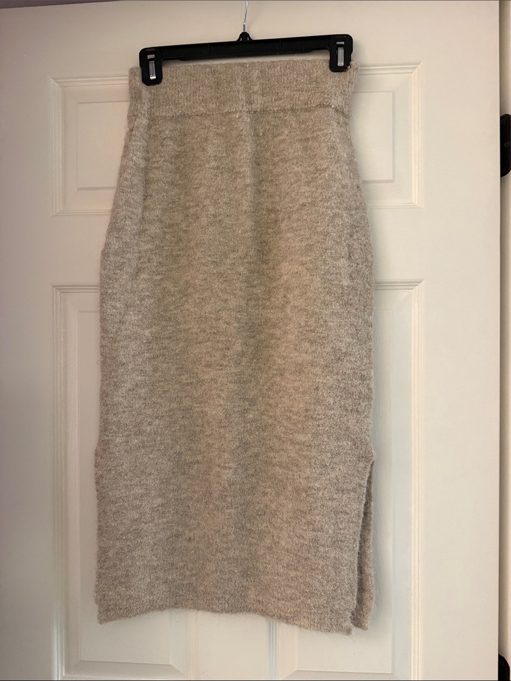 Modern Citizen Cozy Knit Midi Skirt in Light Beige